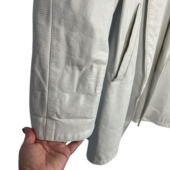 VTG 80s VAKKO Womens Embossed Leather Coat White Open Front Small Oversized - Picture 7 of 14
